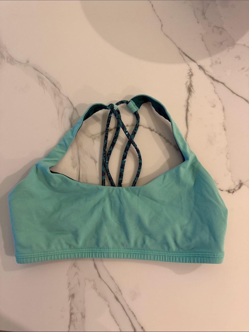 Lululemon women’s sports bra